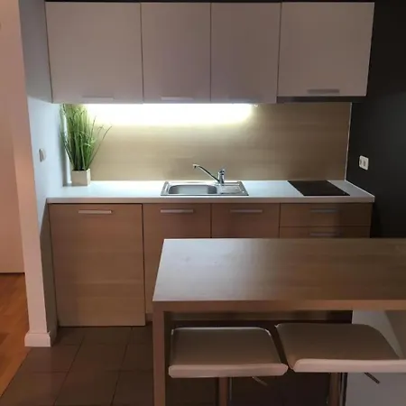 Apartment In With Terrace, Air Conditioning, Wifi *