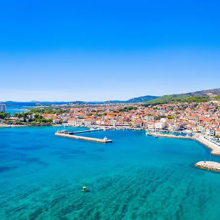 In With Terrace, Air Conditioning, Wifi