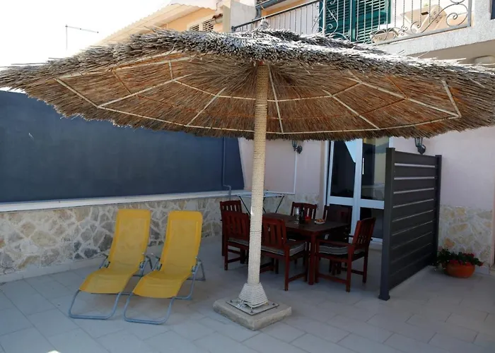 アパート In With Terrace, Air Conditioning, Wifi *