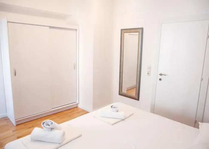 Apartment In With Terrace, Air Conditioning, Wifi