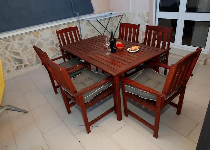 Apartment In With Terrace, Air Conditioning, Wifi *